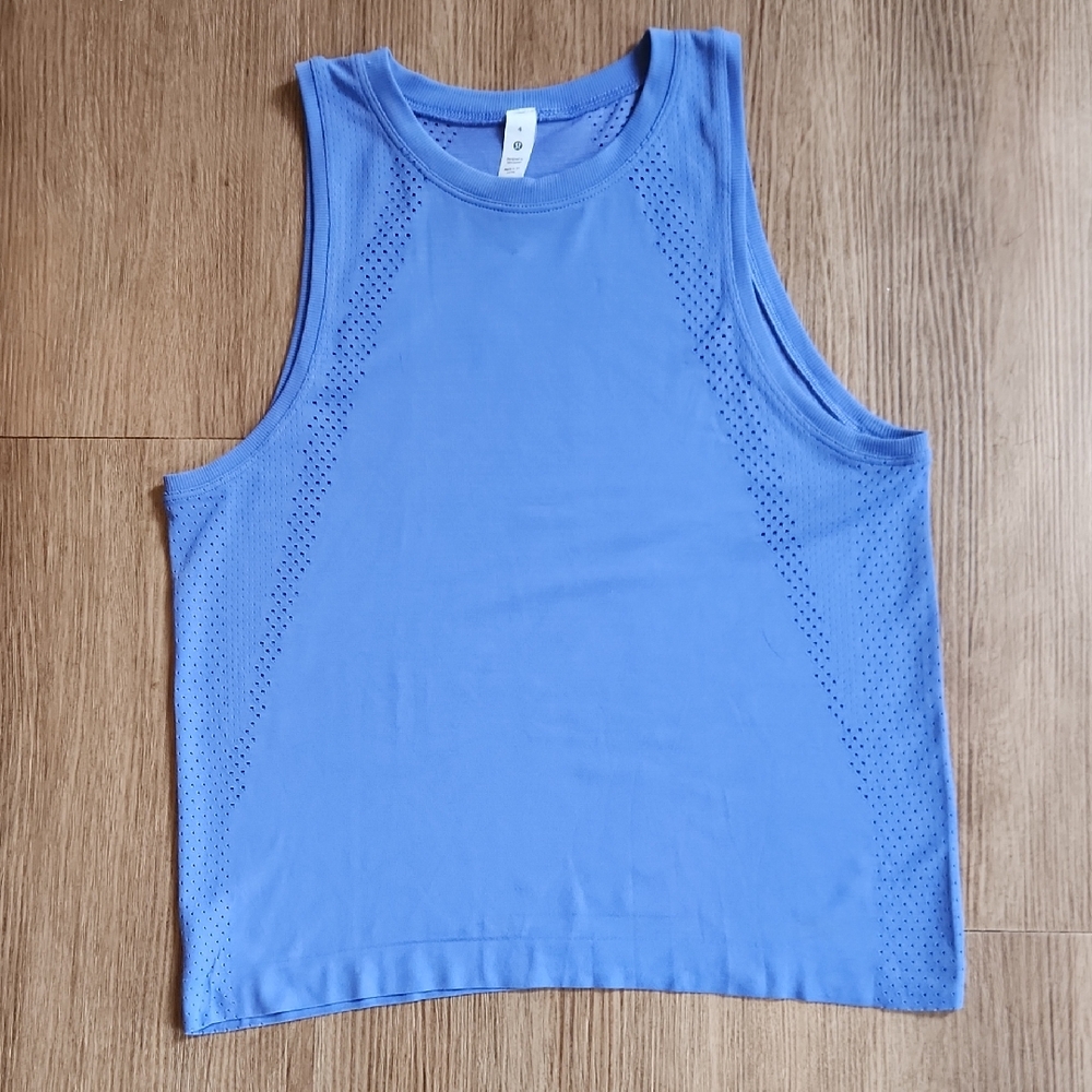 Cute, Lululemon Workout Top.  Only Worn Twice.